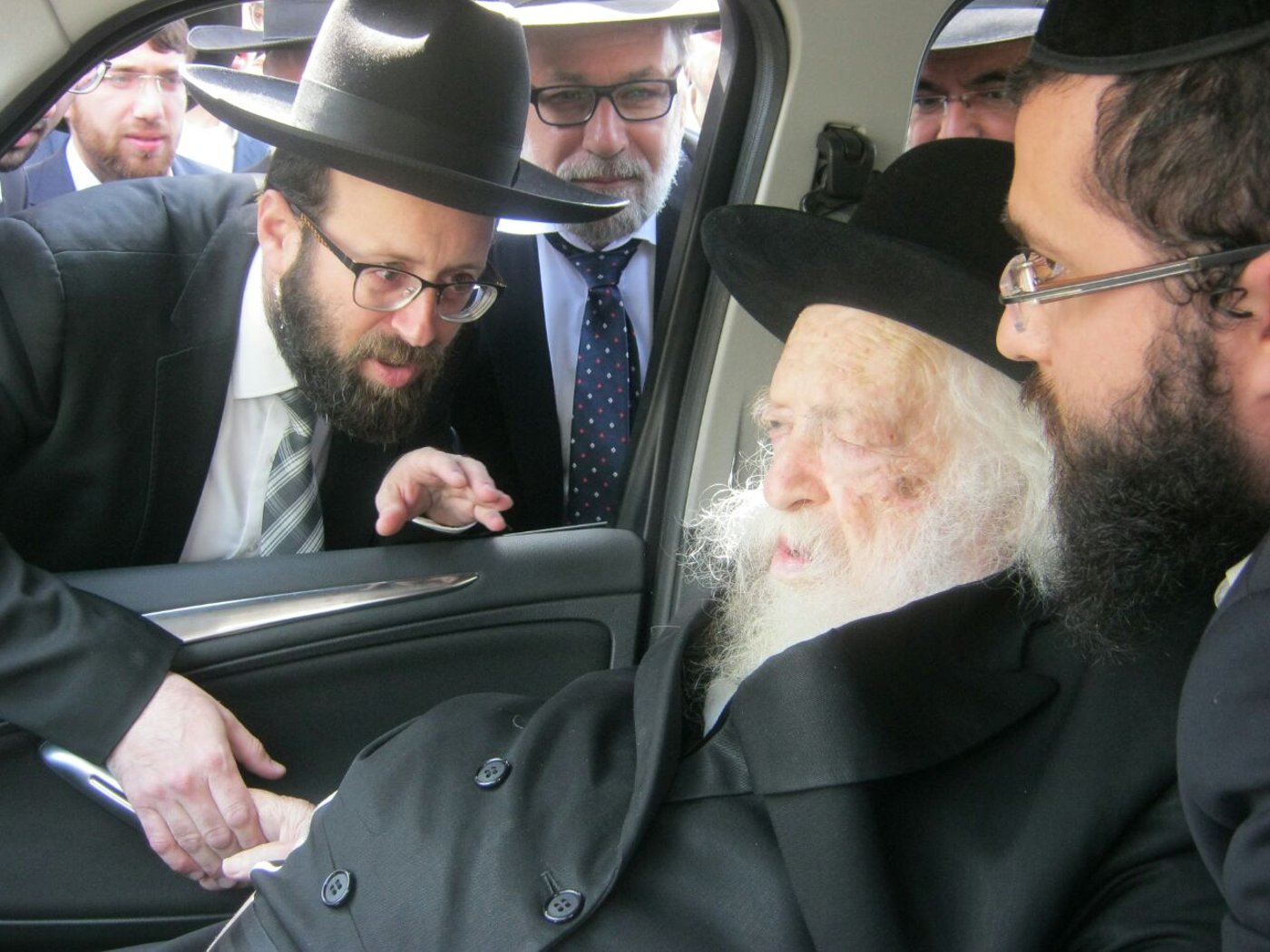 הגר"ח קנייבסקי בביקור נדיר במוסדות התורה בנתניה