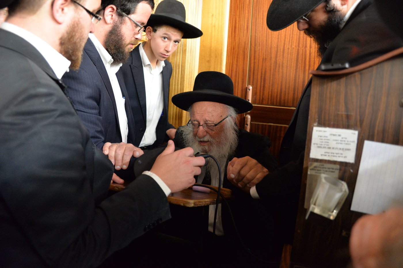 תיעוד דומע: הלווית ראש הישיבה הגאון רבי שמואל יעקב בורנשטיין זצ"ל