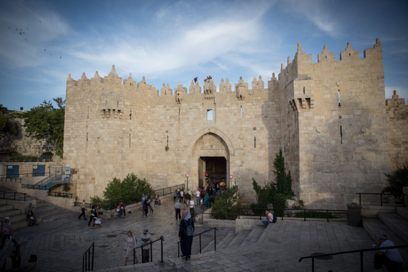שער שכם, אתמול