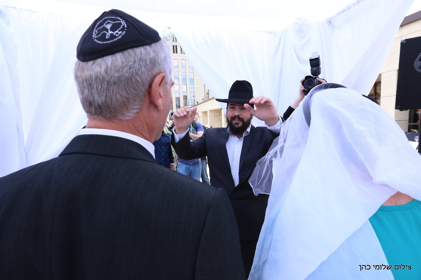 באירוע אחד: חופה כדת וכדין לשלושה זוגות מתקרבים
