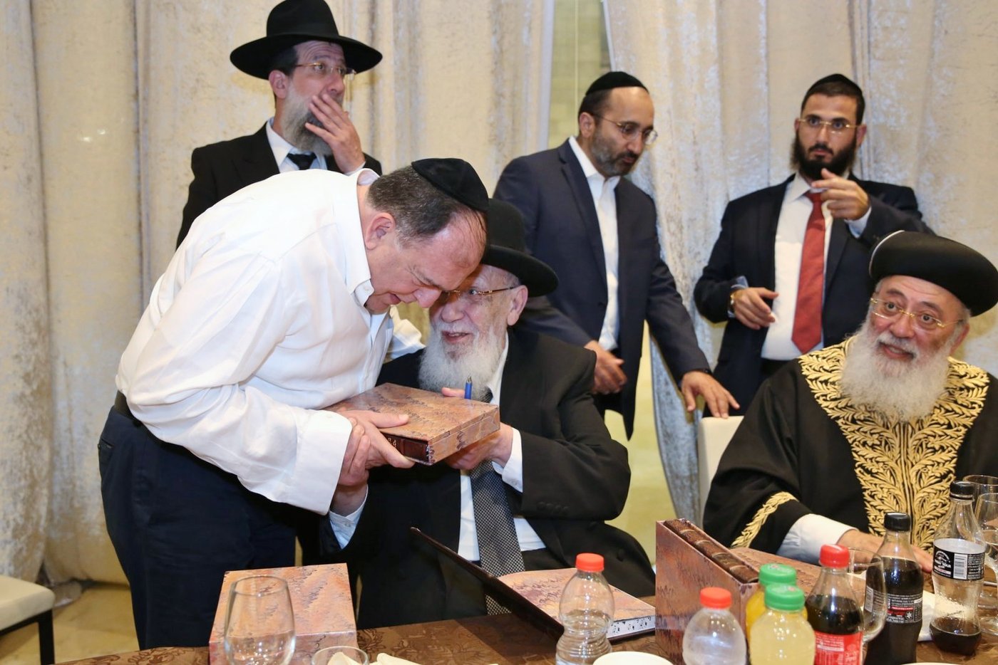 במעמד רבנים: הושק ספרו החדש של נשיא המועצת הגר"ש כהן • צפו
