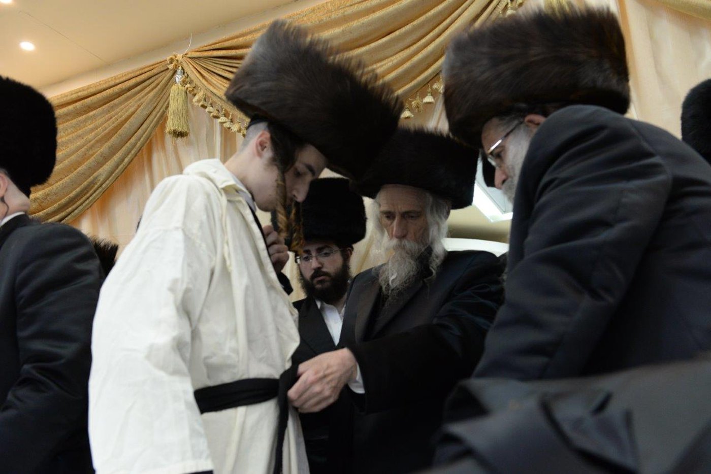 גלריה • חתונת בתו של האדמו"ר מסטריקוב