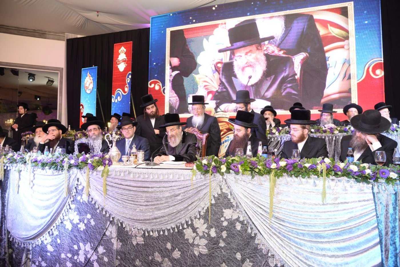 תיעוד ענק: 'ועידת הידידים' של סאדיגורא