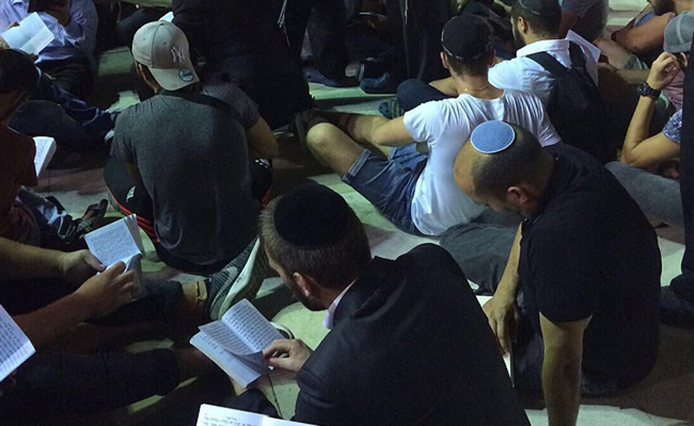 בנט מתאבל בכותל