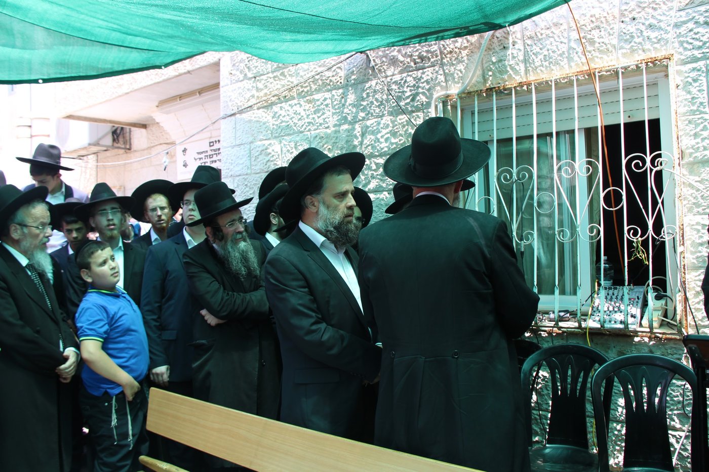 הלוויתה של אשת ראש ישיבת מיר • תיעוד