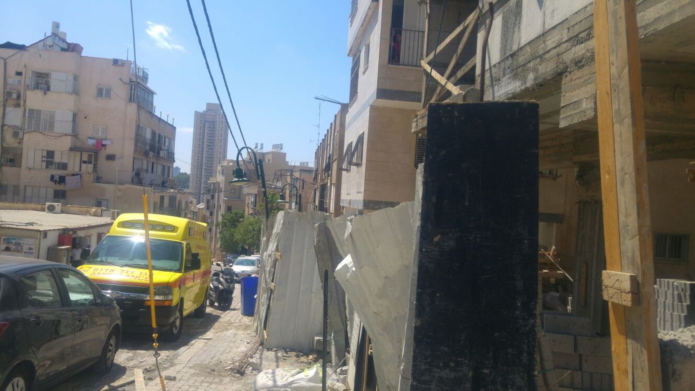 אדם נהרג לאחר שנפל מגובה ארבע קומות
