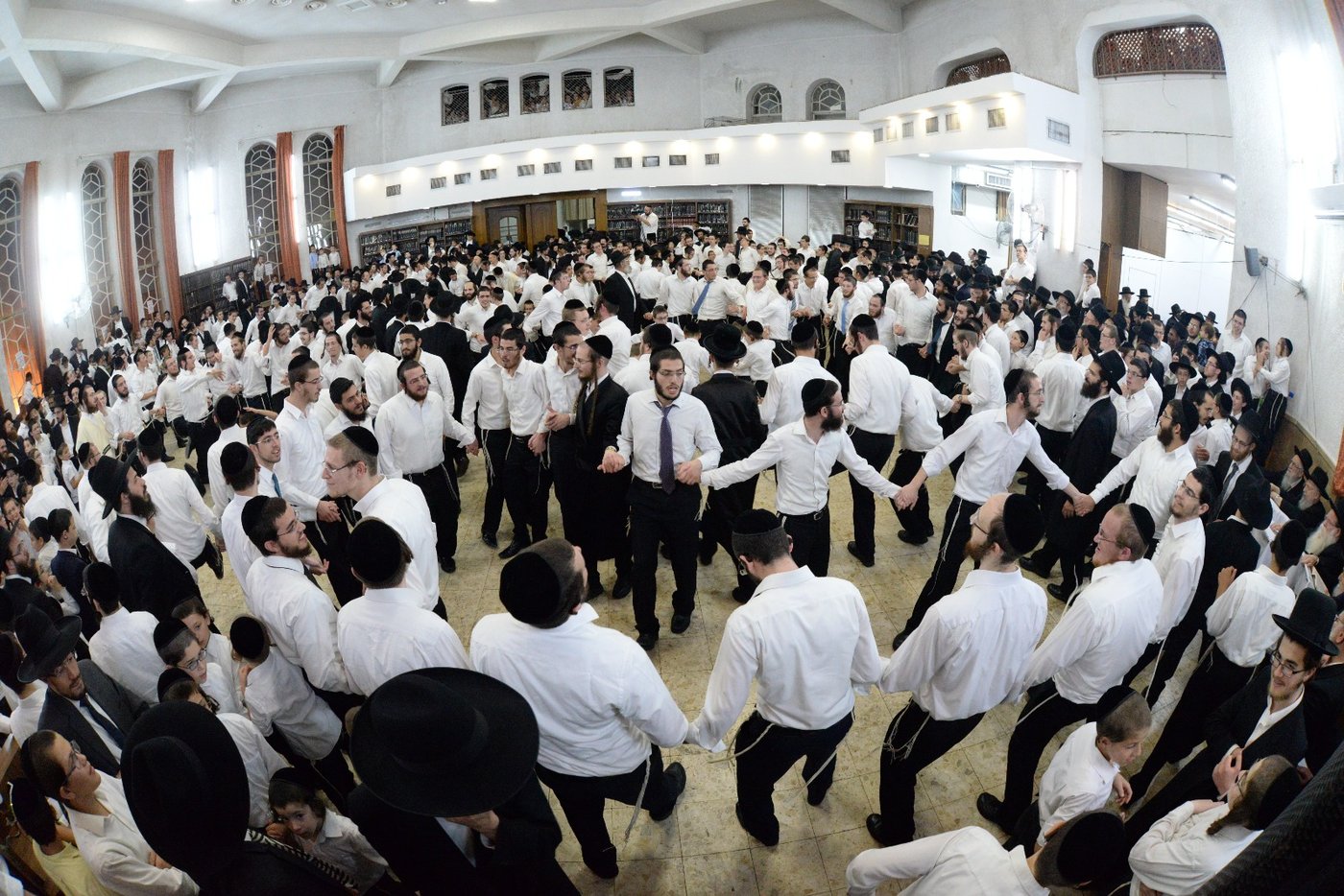 שמחת בית השואבה בישיבת סלבודקא • גלריה