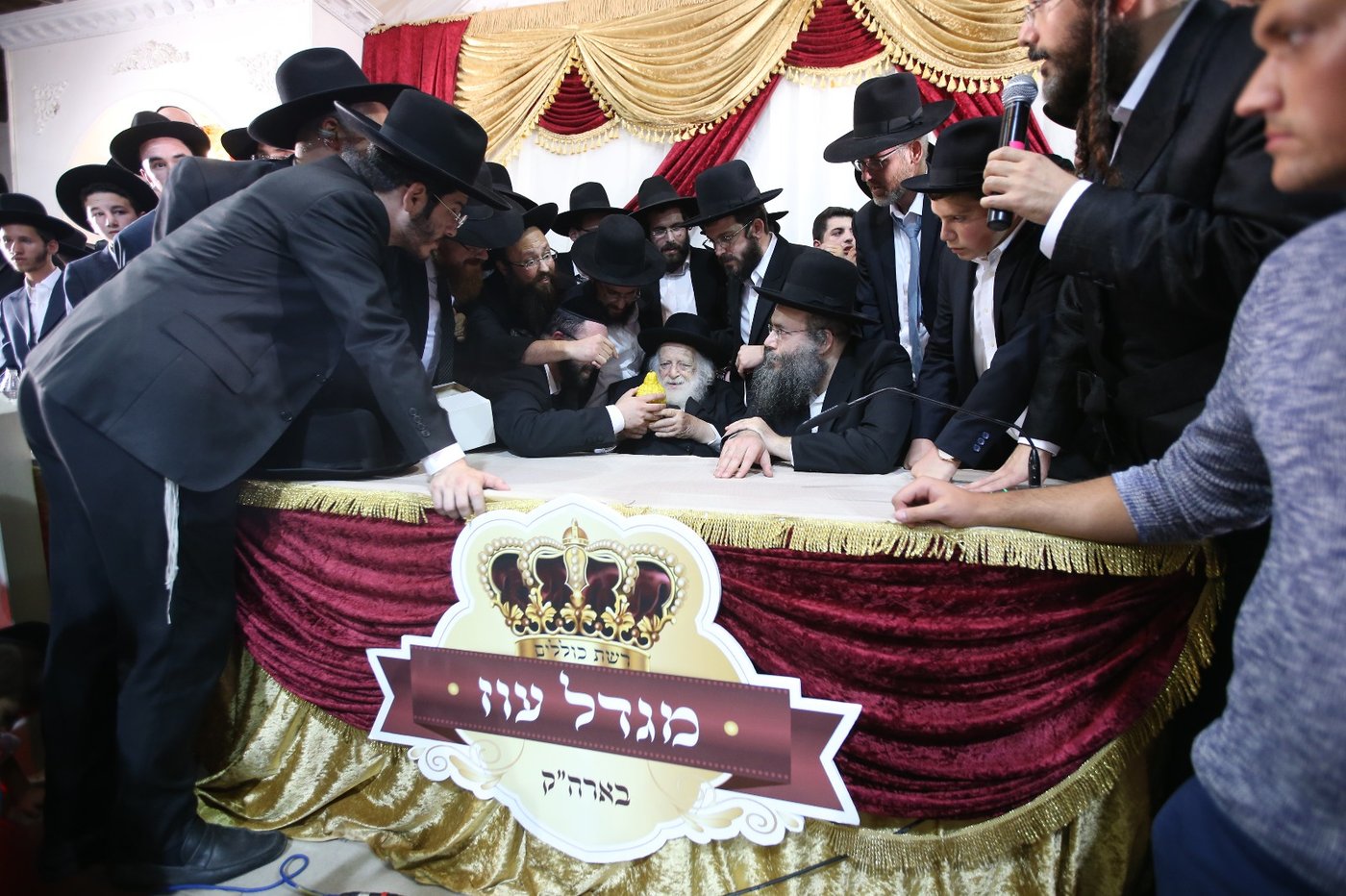 מאות אברכים חגגו, מרן הגר"ח קנייבסקי השתתף בשמחה