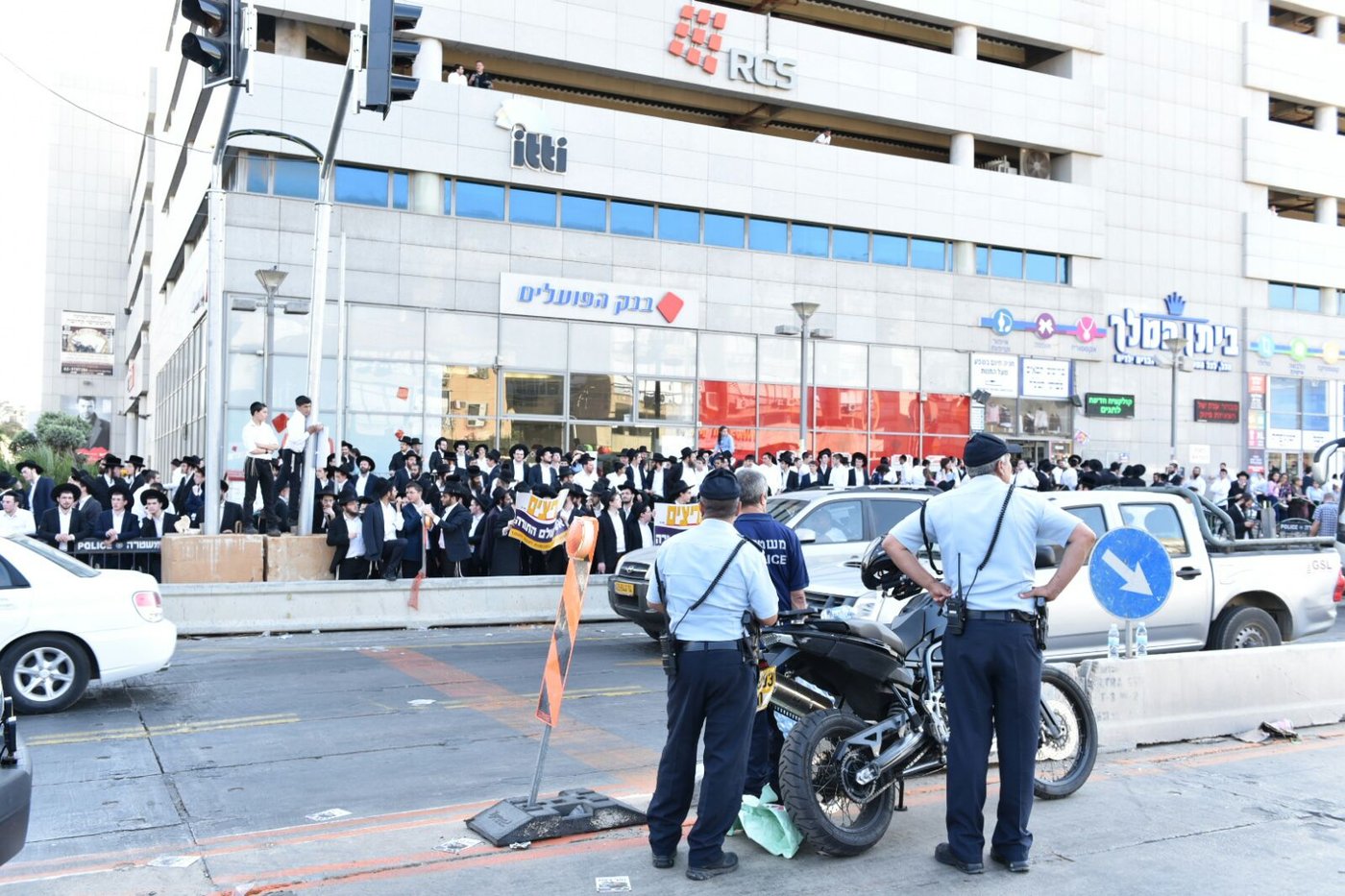 'הפלג' חסמו את בני ברק; 40 נעצרו • צפו