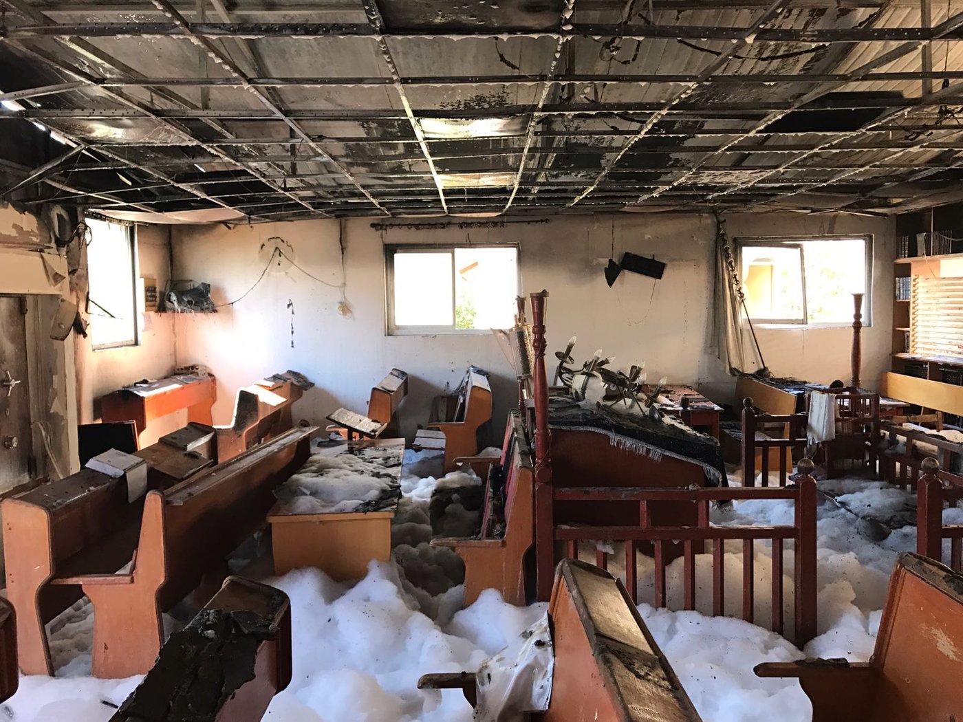 בית הכנסת עלה באש; "שבר על שבר וחורבן על חורבן"