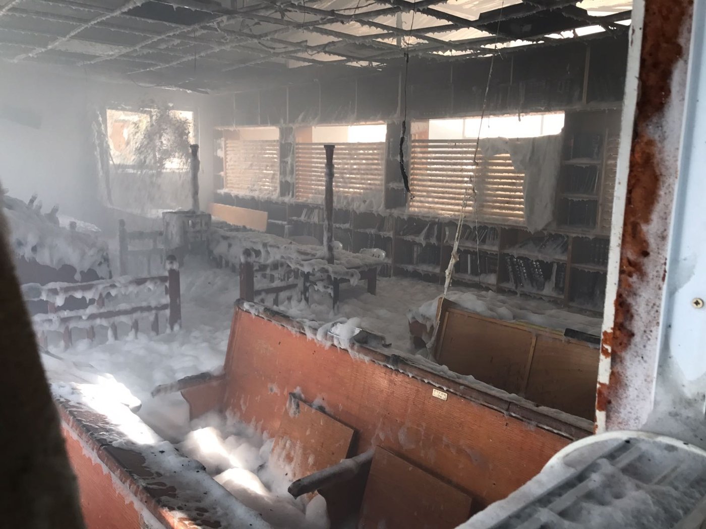 בית הכנסת עלה באש; "שבר על שבר וחורבן על חורבן"