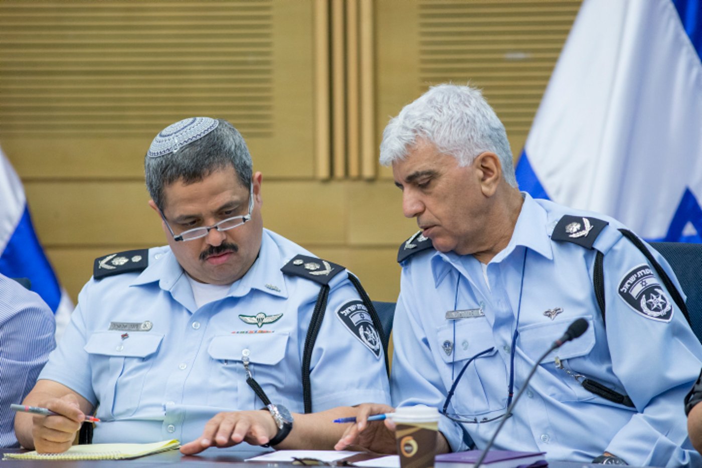 המפכ"ל אלשיך והניצב הפורש מני יצחקי