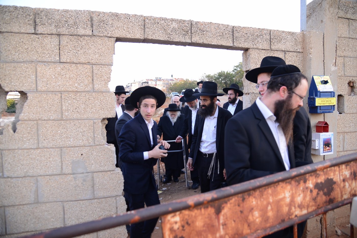 מרן הגר"ח קנייבסקי השתטח על ציון החזון איש • צפו