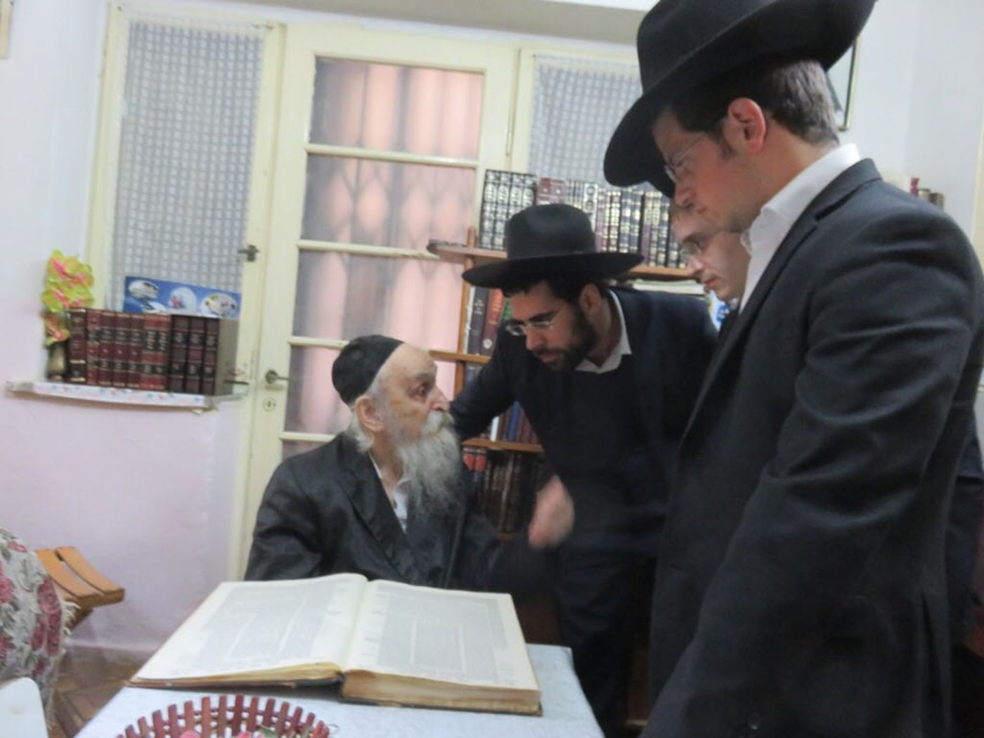 האדמו"ר לעריק: "אסור להתכבד בגבורה של השהייה בכלא"