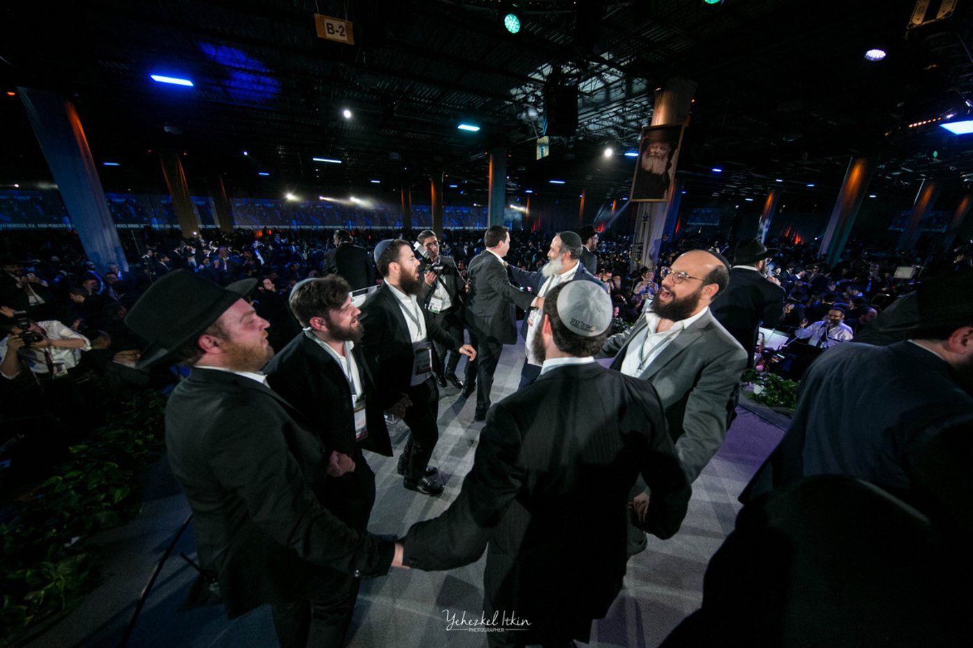 ה'בנקט' העולמי של חב"ד מזווית שלא הכרתם • צפו