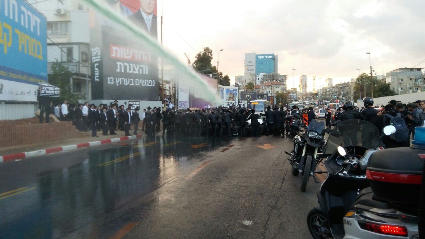 הפגנת 'הפלג' בב"ב: שוטרים ומפגינים פצועים, 15 עצורים