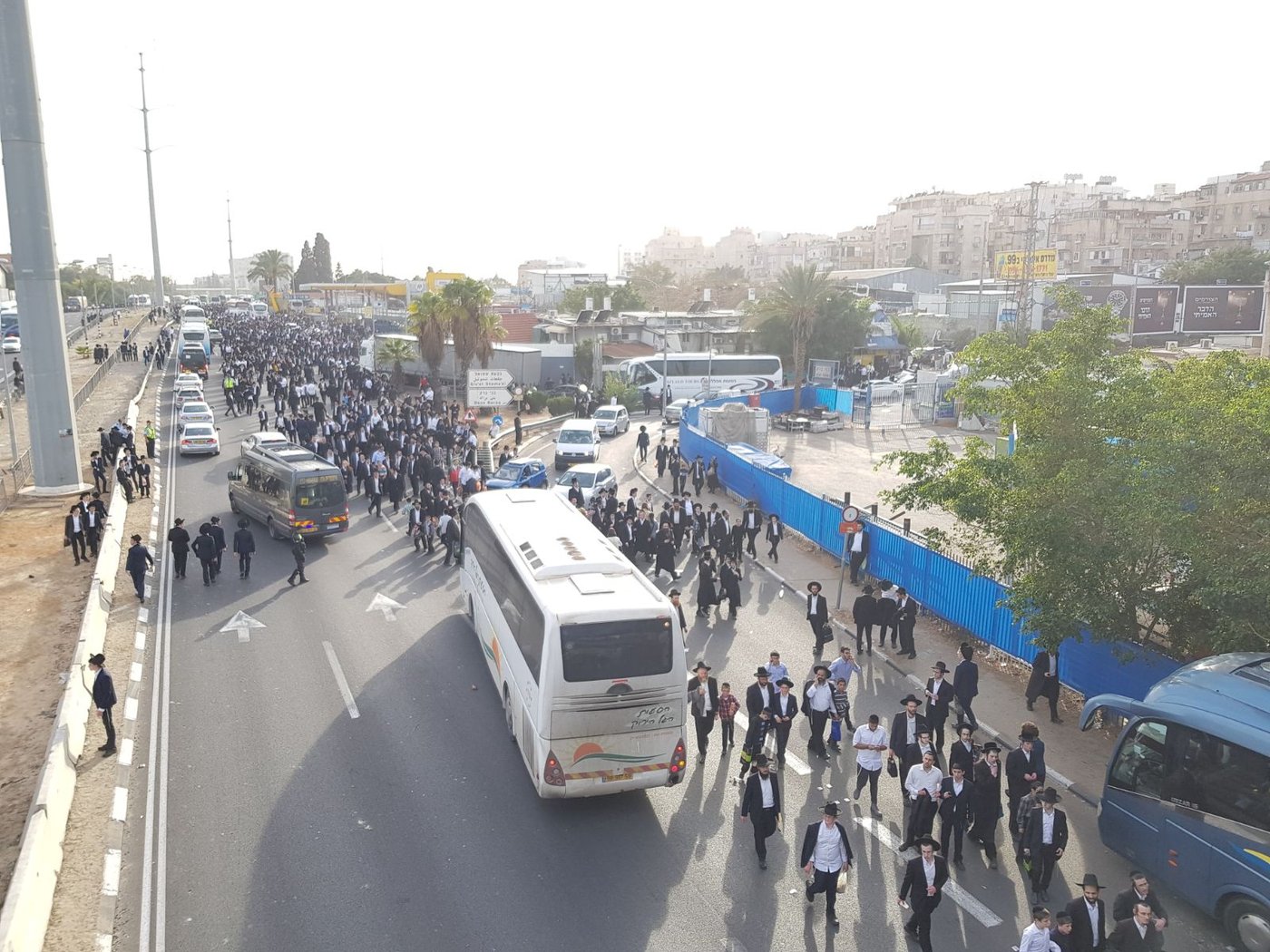 אלפים תקועים ביציאה מבני ברק; 'גשר רמת אלחנן' נסגר • תיעוד