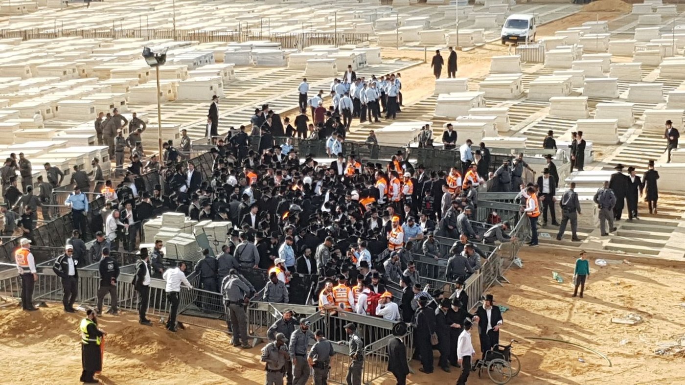 6 שעות לאחר הפטירה: נסתם הגולל על מרן הרב שטיינמן זצ"ל • צפו