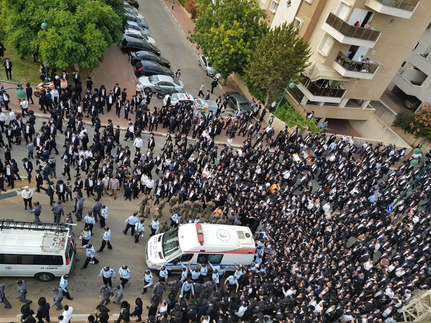 מאות אלפים במסע הלווית מרן הגראי"ל שטיינמן זצוק"ל