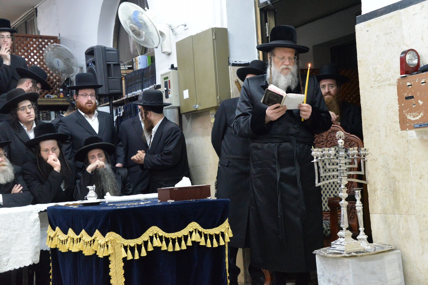 ההדלקה של אדמו"רי בני ברק • צפו בתיעוד