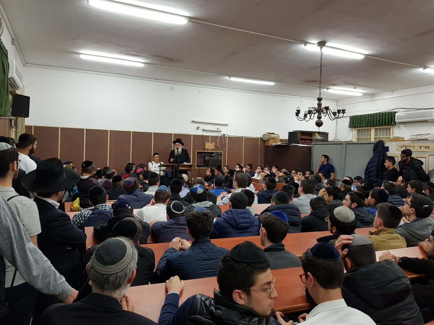 הביקור המרגש של הרב אהרון בינה ותלמידיו בפוניבז'