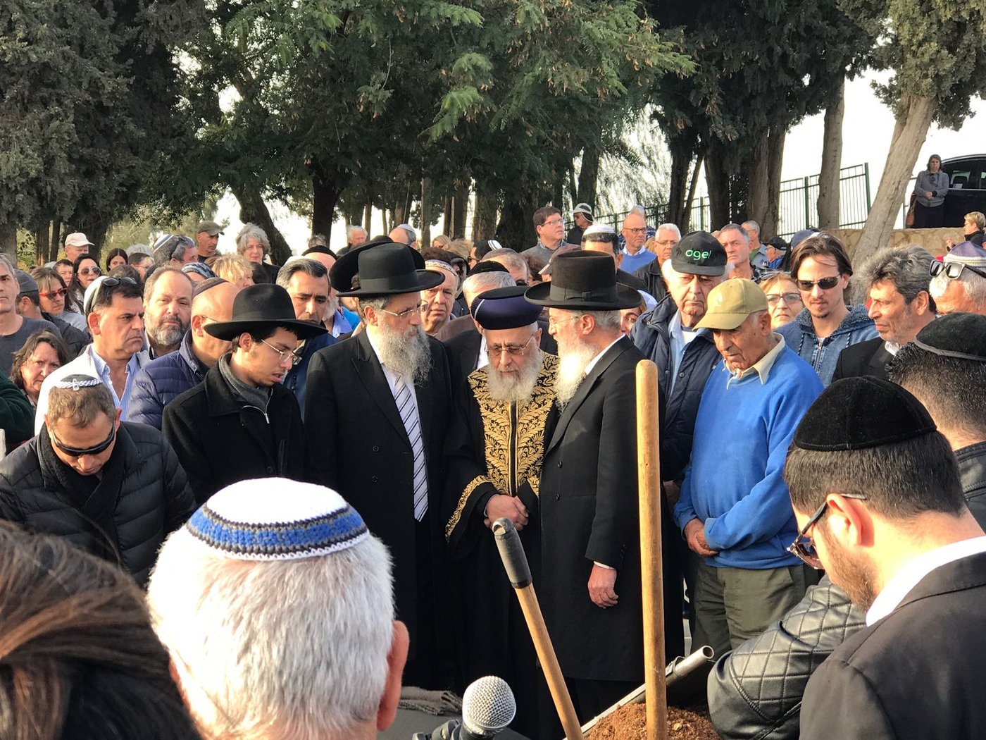 אחיו של מרן: הלוויית ר' אליהו עובדיה ז"ל