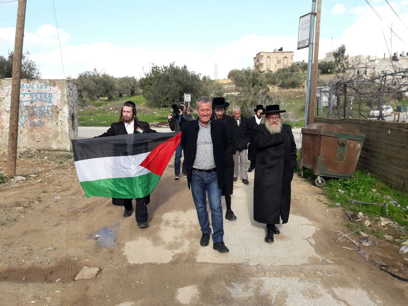 קיצוני נטורי קרתא חיבקו את משפחת הנערה עאהד תמימי