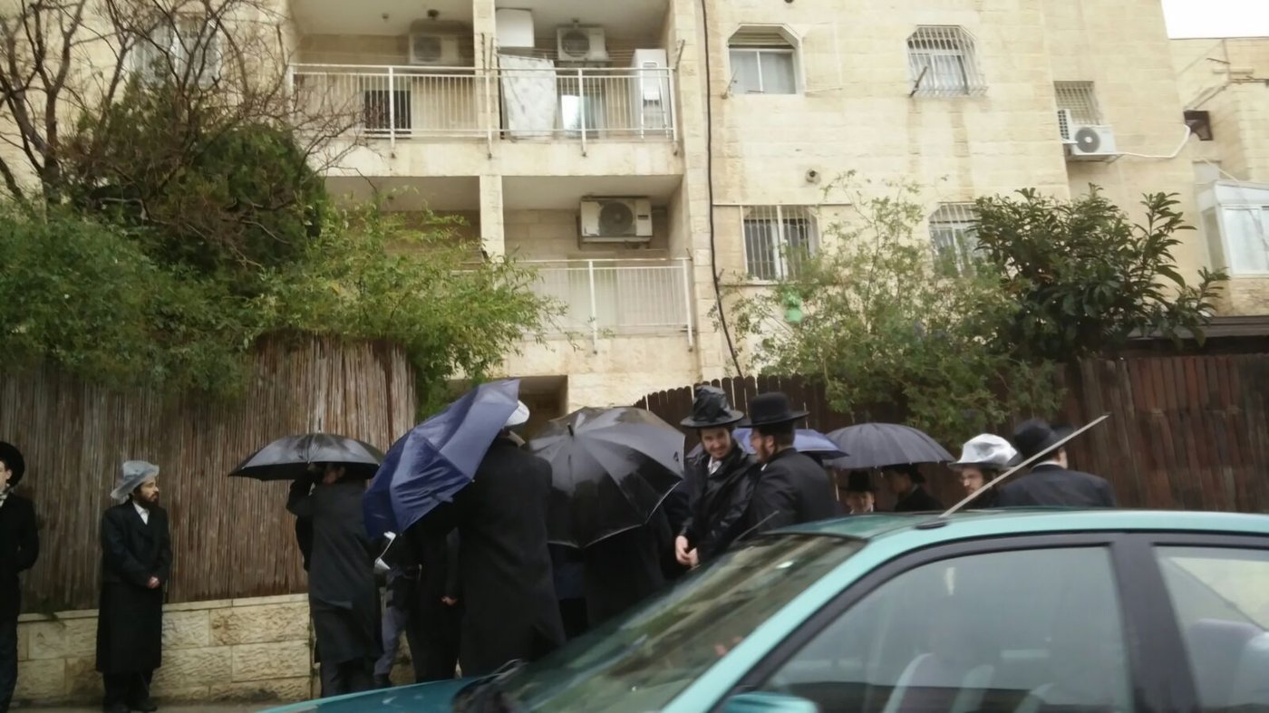 ההפגנה מול ביתו של מקלב