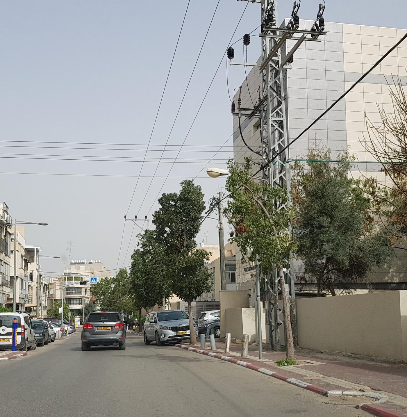 האם ראש עיריית בני ברק נכה? לפי החניות של רכבו - כן