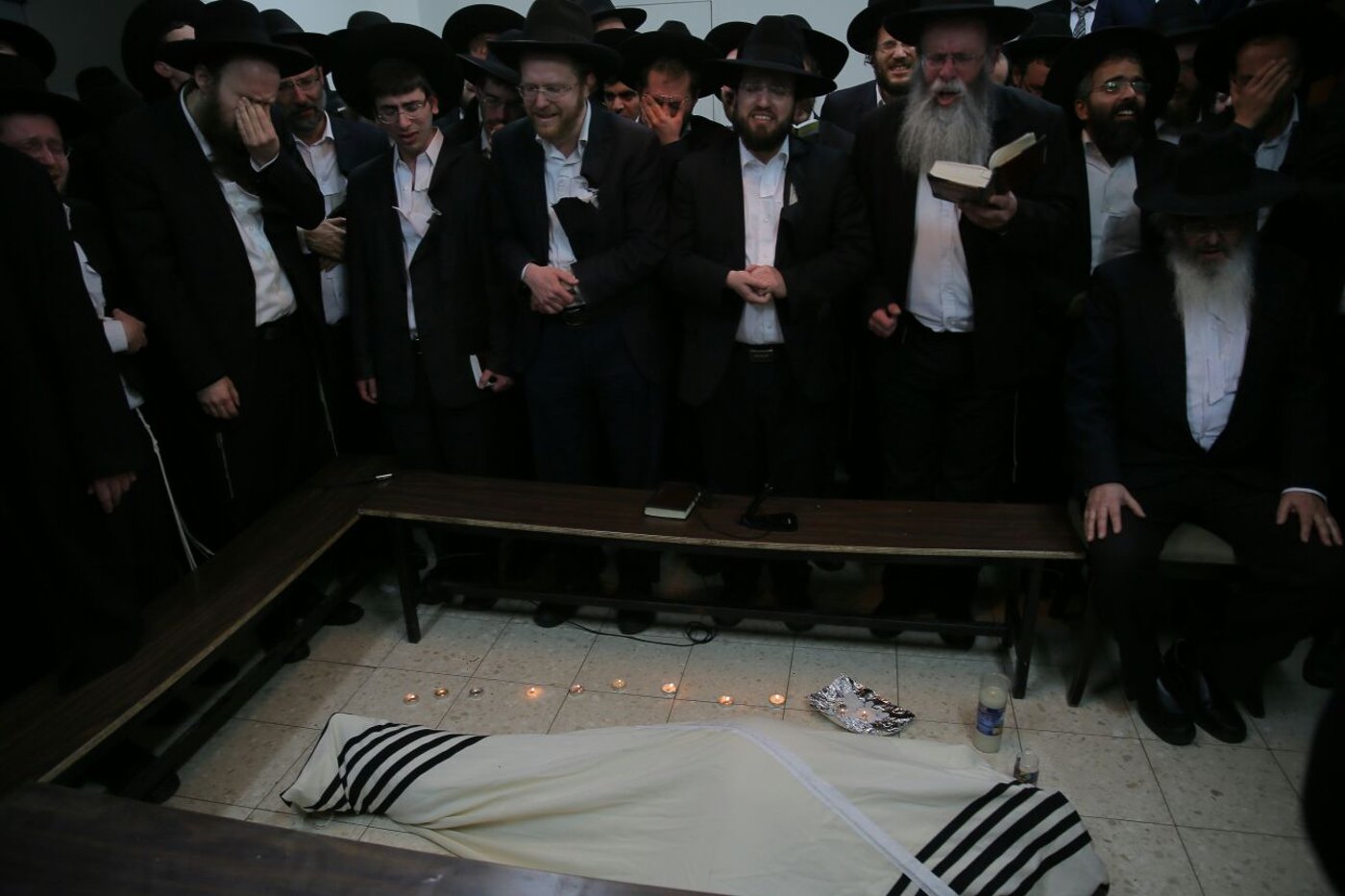 מיטת הגר"ש אוירבך זצ"ל בחדר הלימוד • תיעוד