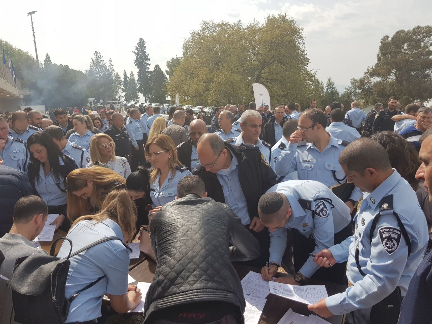 תינוק ערבי נזקק למח עצם והשוטרים נעמדו בתור לתרום
