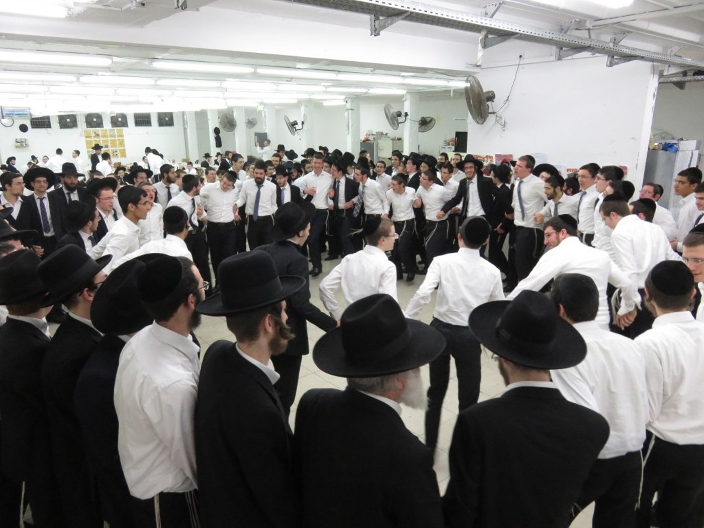 הלימוד בליל בפורים - "ישיבה על קברו" של מרן הגראי"ל