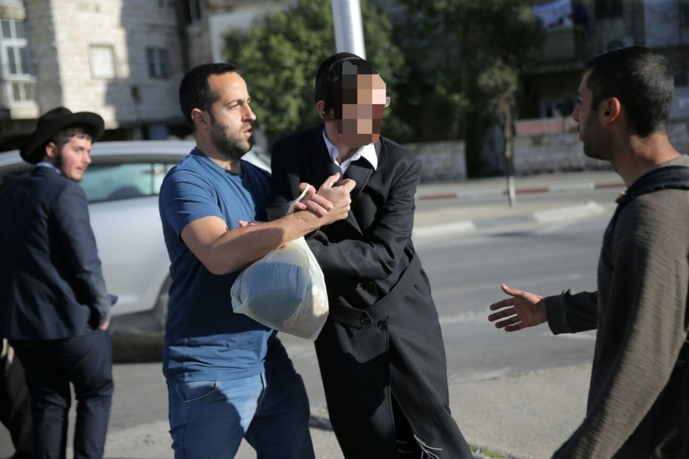 הפגין מול ביתו של מאיר פרוש ונעצר בגין פרשיות קודמות