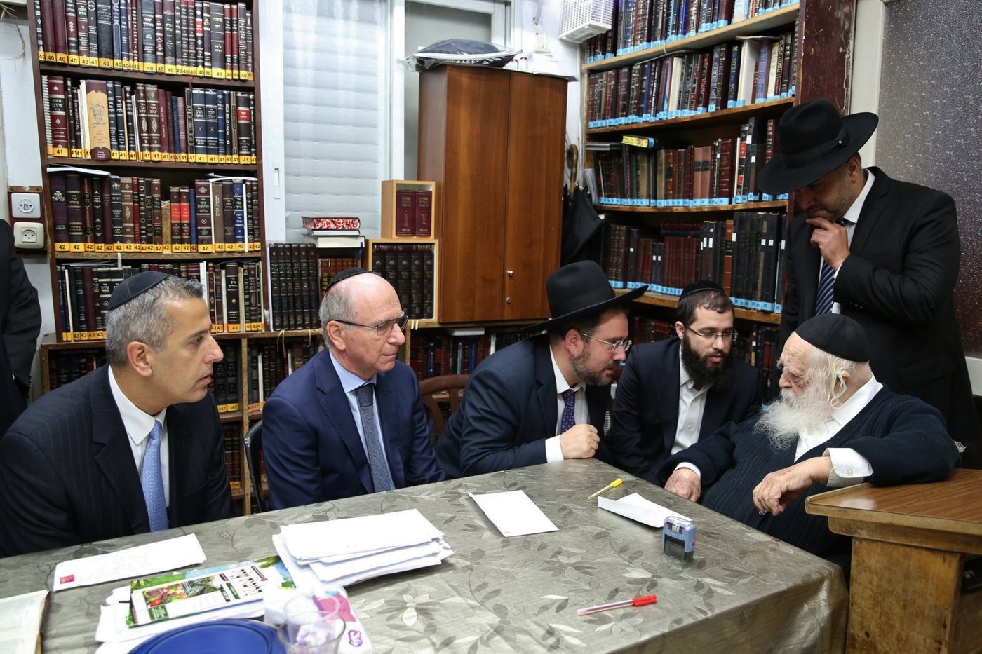 הנהלת מלון 'הילטון' תל אביב עלו לקבל את ברכתם של גדולי ישראל