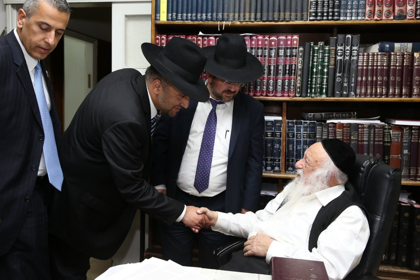 הנהלת מלון 'הילטון' תל אביב עלו לקבל את ברכתם של גדולי ישראל