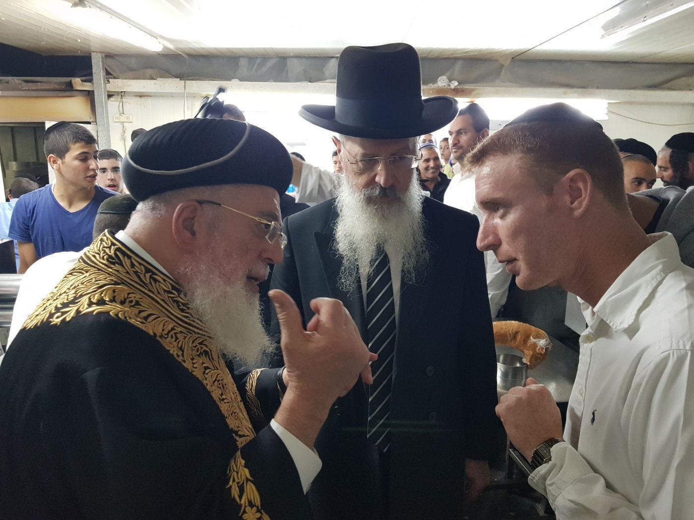 לאחר חצות: הראשונים לציון באפיית מצות