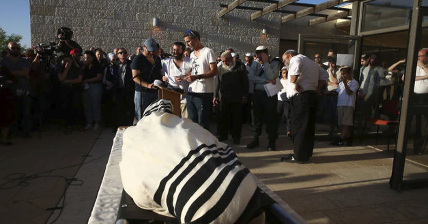 מיטת הרב ז"ל , הצהריים