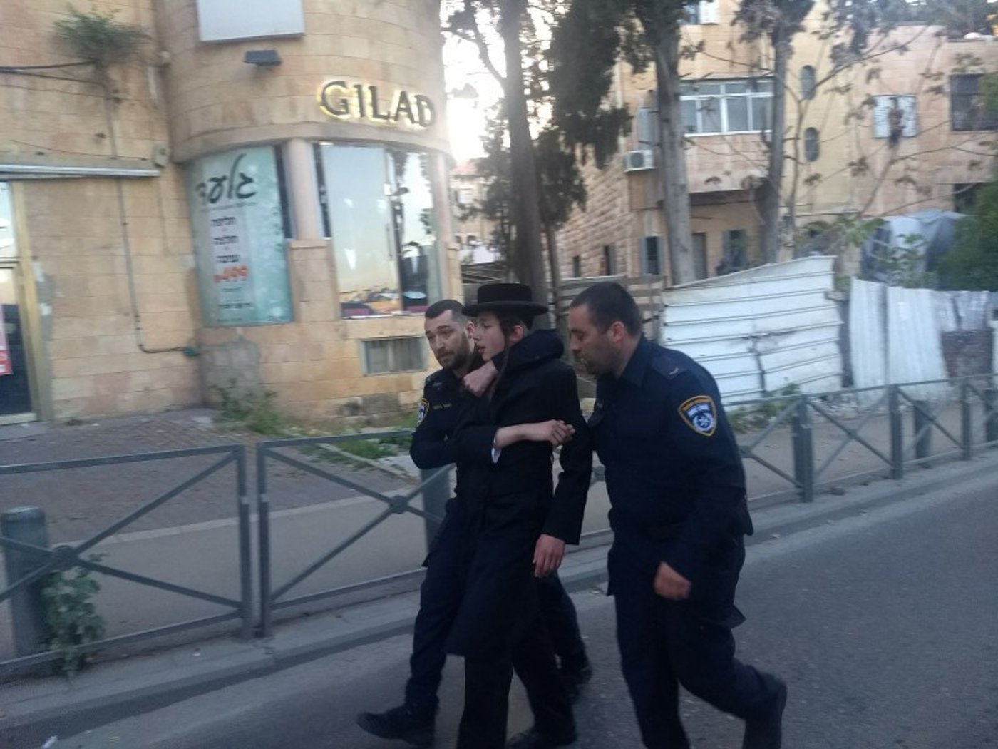זעם על דרישת המשטרה לנתח את גופת הפעוט שטבע