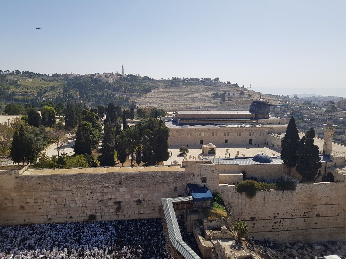 ברכת כהנים בכותל המערבי: תיעוד מרהיב מהמנוף