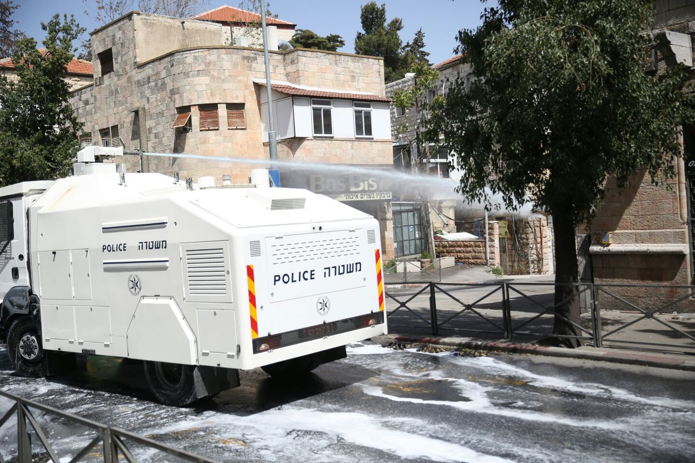 צפו: הפגנות סוערות בירושלים ובבית שמש נגד נתיחת גופת הפעוט