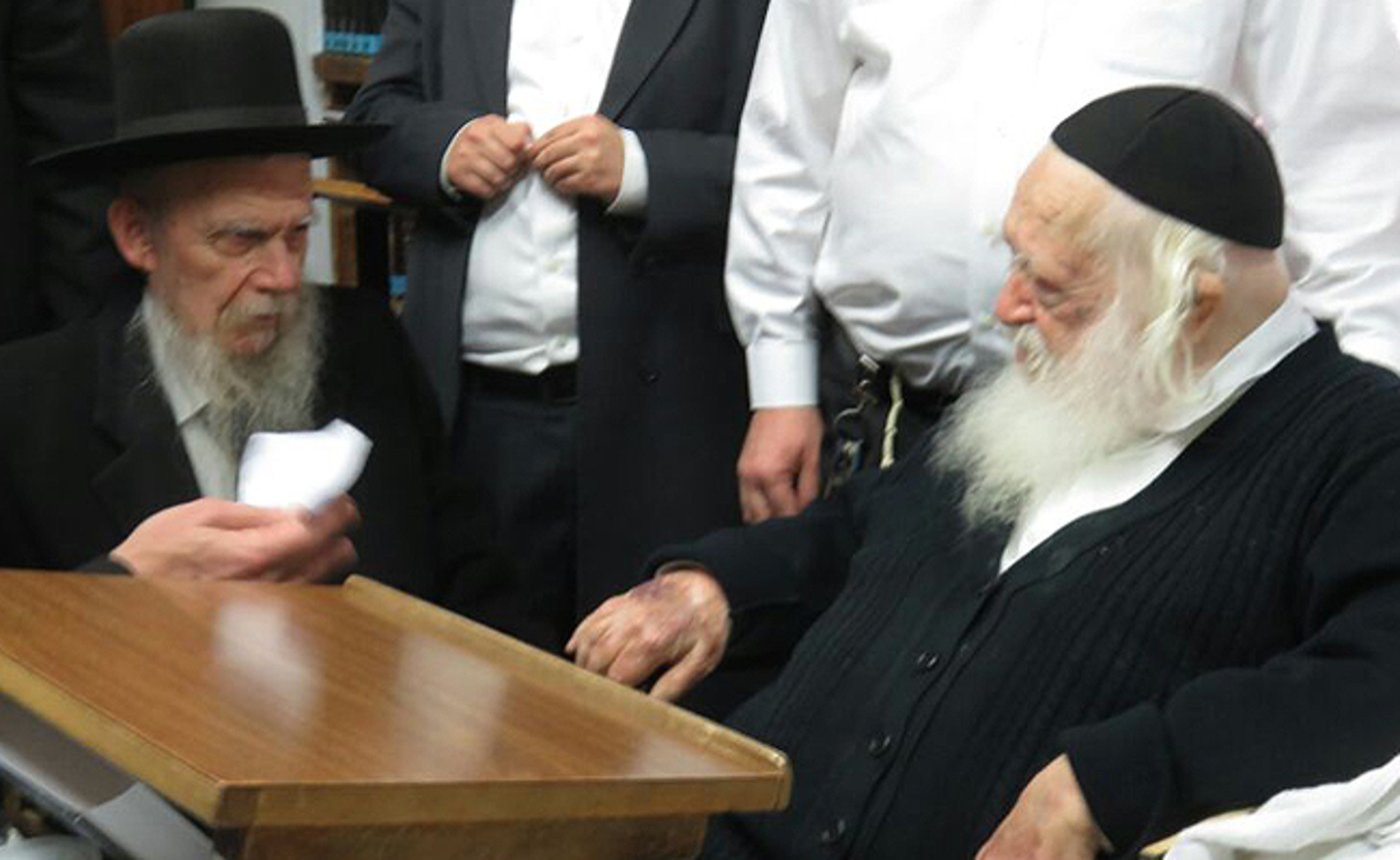 מרן הגר"ח קנייבסקי עם הגר"ג אדלשטיין. ארכיון