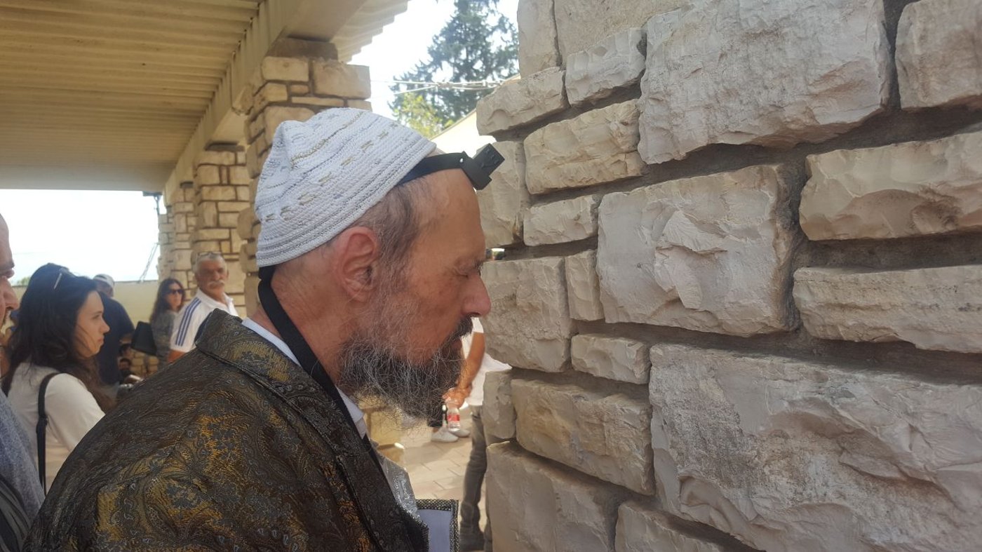 כך הרב דב קוק ציין את יום הזיכרון • צפו