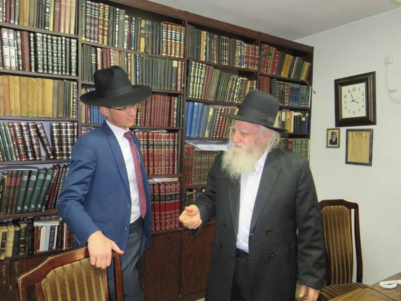 אסיר 'הפלג' התקבל בבתי הרבנים • תיעוד
