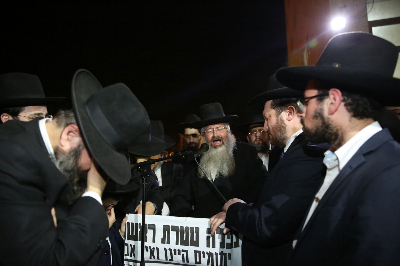 מאות נפרדו בדמעות מרבי משה שרים זצ"ל