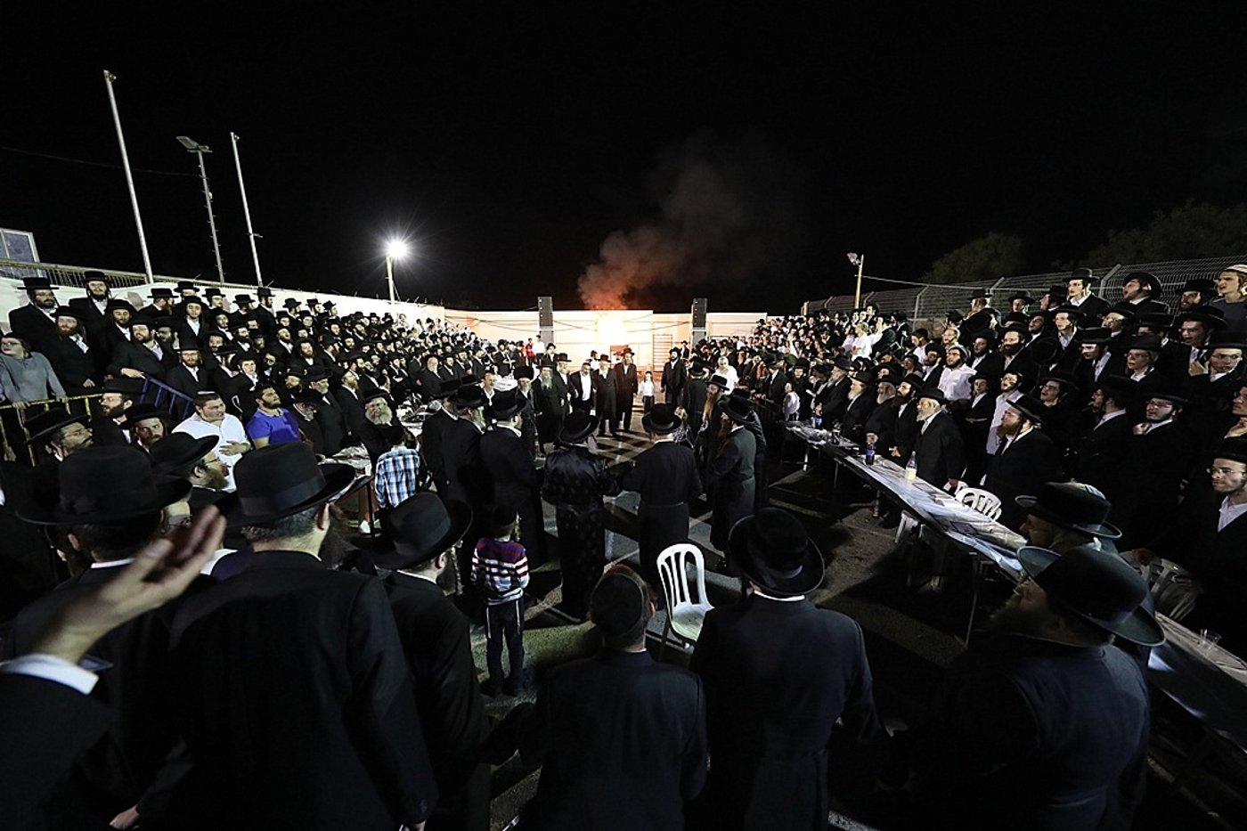 צפו: ההדלקה המרכזית שעל ידי חסידות זוועהיל במירון