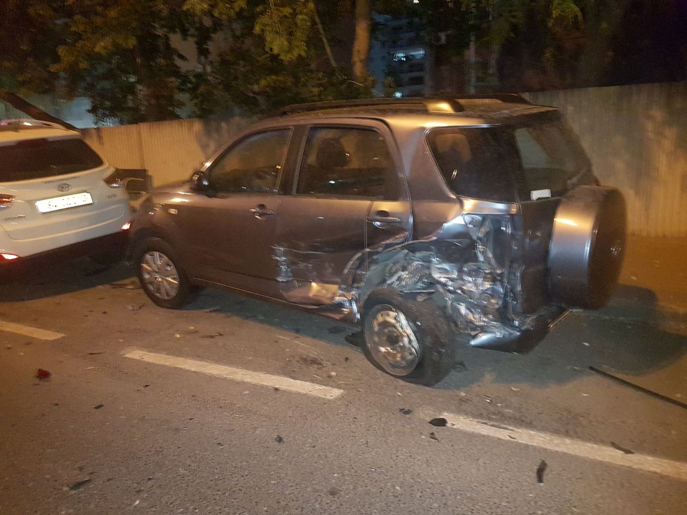 נהג בפסילה, התנגש ברכבים ונגח בניידת
