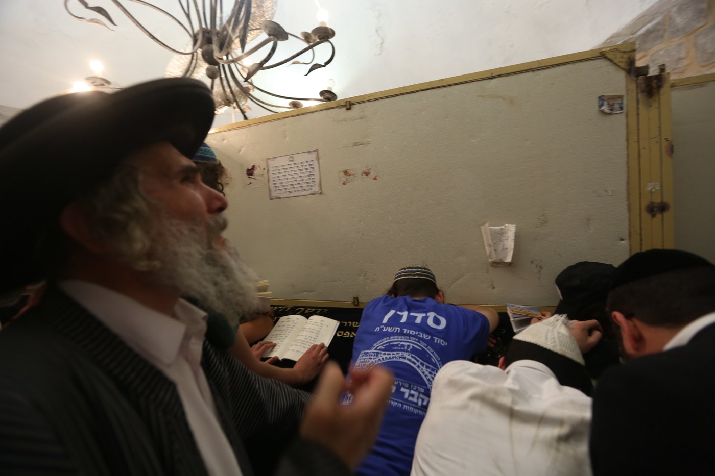 אלפים בכניסה גדולה לקבר יוסף בשכם •צפו