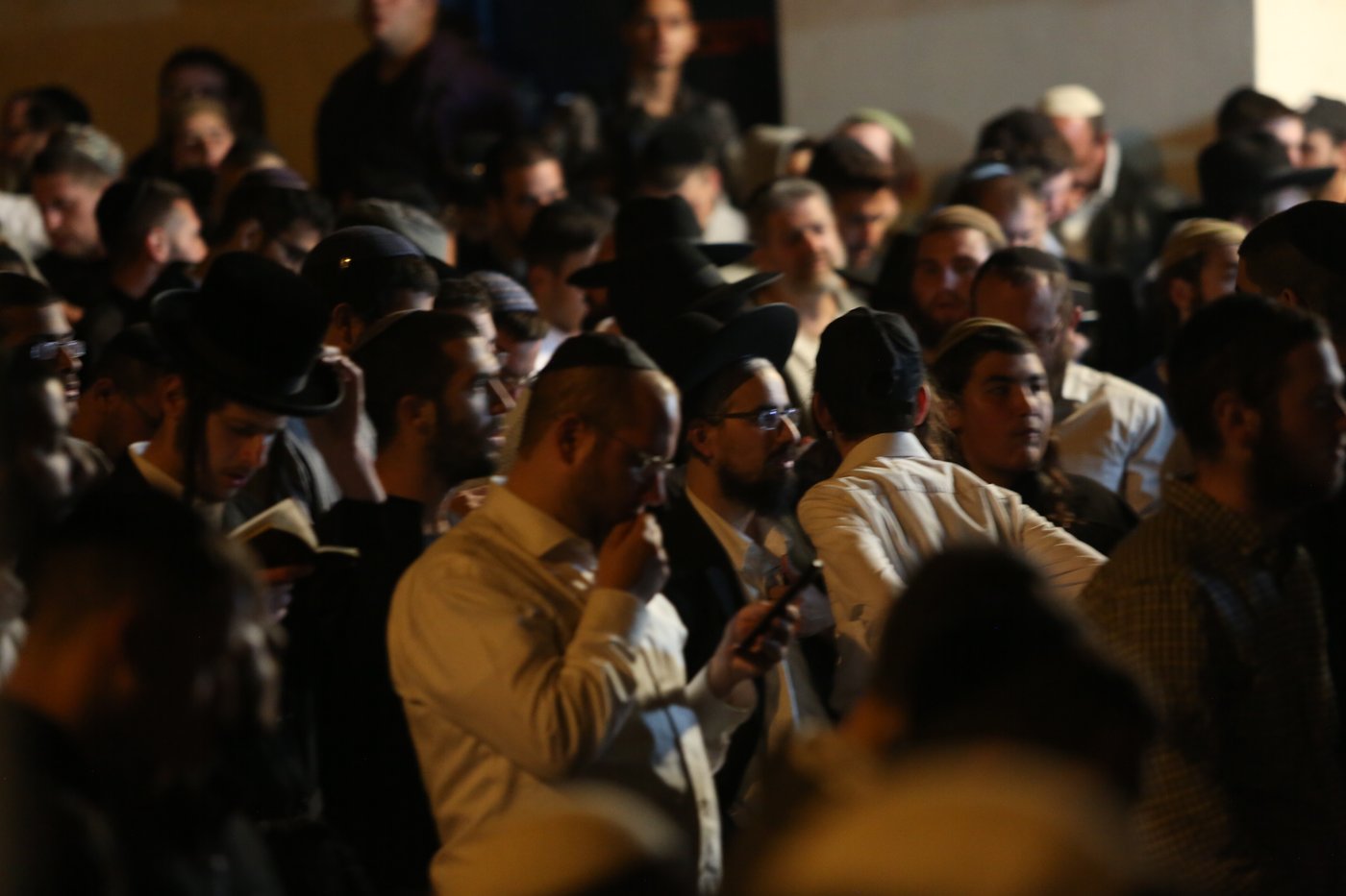 אלפים בכניסה גדולה לקבר יוסף בשכם •צפו