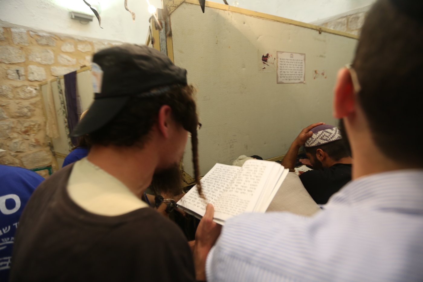 אלפים בכניסה גדולה לקבר יוסף בשכם •צפו