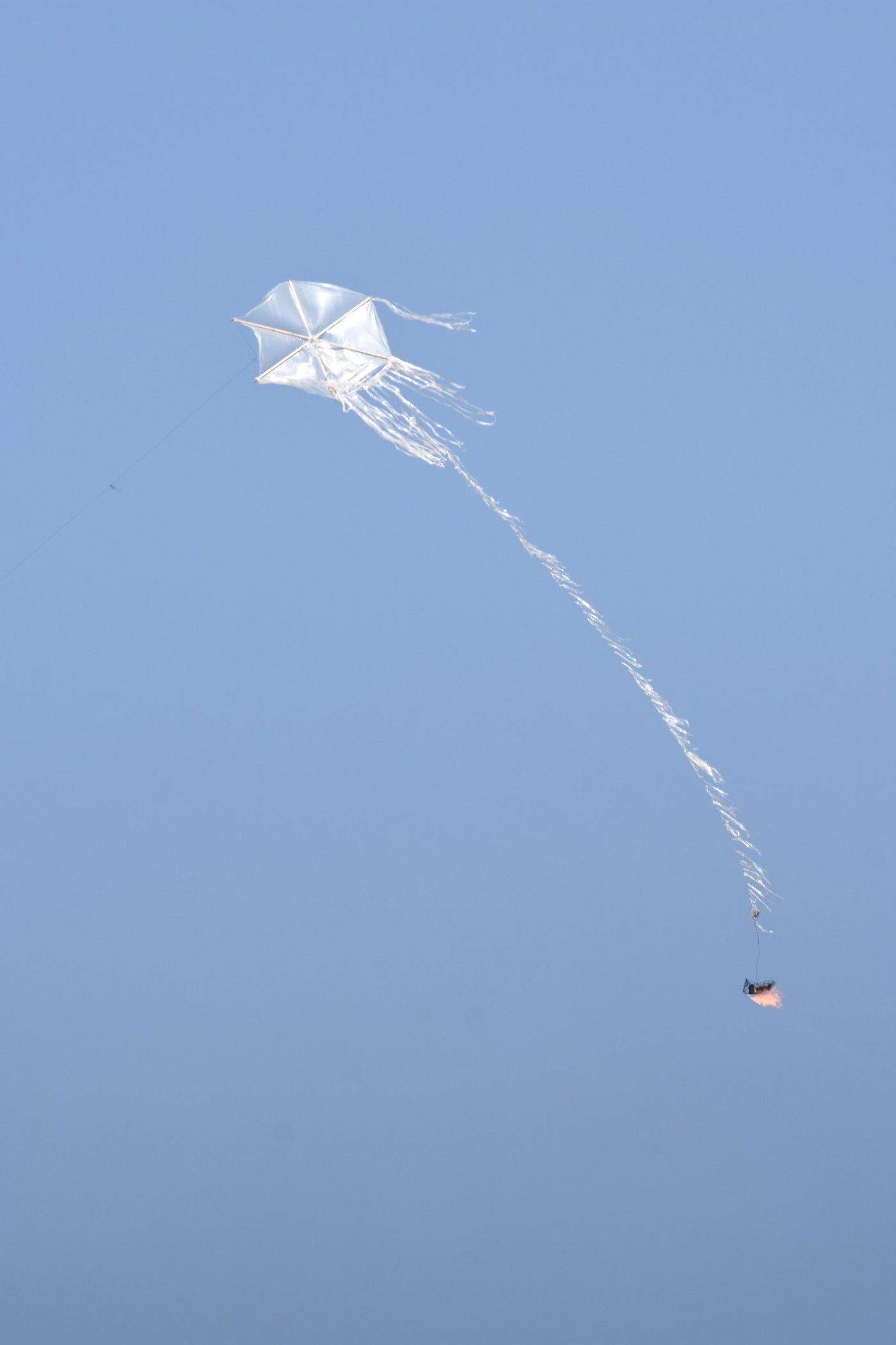 לעיני עשרות אלפי פורעים: צה"ל הפציץ מטרות טרור בעזה